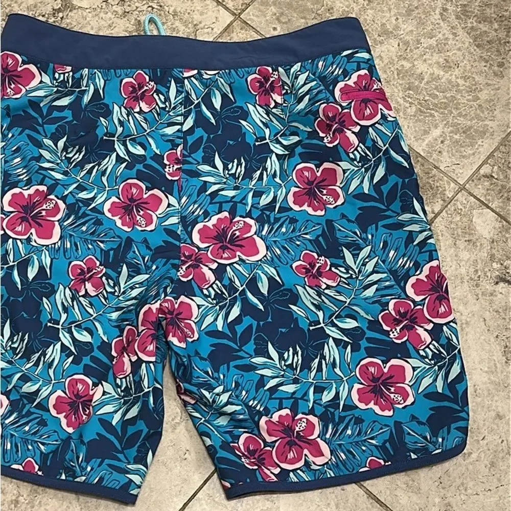 Vineyard Vine Hibiscus Men’s 9” Board Short Size 30